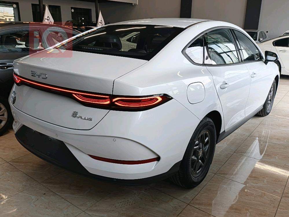 بي واي دي Qin Plus